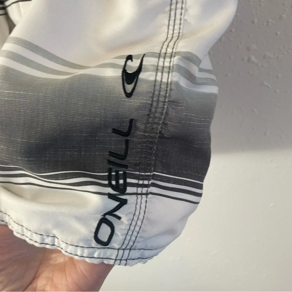 O’Neill board shorts size 34‎